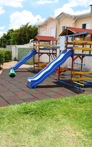 Casa de condomínio à venda com 80m², 3 quartos e 2 vagasÁrea comum - Playground