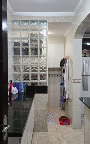 Casa à venda com 250m², 5 quartos e 4 vagas Casa à venda com 250m², 5 quartos e 4 vagasCozinha/ Casa 01