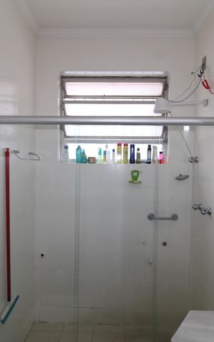 Casa à venda com 170m², 2 quartos e 4 vagasBanheiro 1
