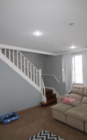 Casa à venda com 170m², 2 quartos e 4 vagasSala