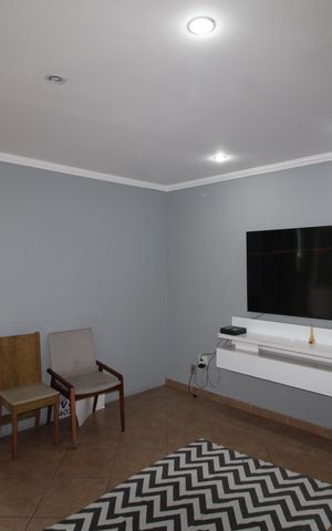 Casa à venda com 170m², 2 quartos e 4 vagasSala