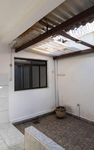Casa à venda com 300m², 4 quartos e 3 vagas Casa à venda com 300m², 4 quartos e 3 vagasCasa 1 Área de Serviço