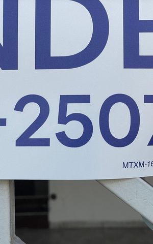 Casa à venda com 300m², 4 quartos e 3 vagas Casa à venda com 300m², 4 quartos e 3 vagasPlaca MTXM 160