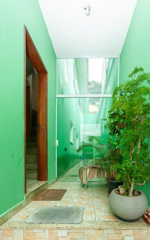 Casa à venda com 136m², 3 quartos e 2 vagasEntrada