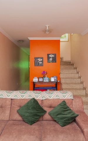 Casa à venda com 136m², 3 quartos e 2 vagasSala