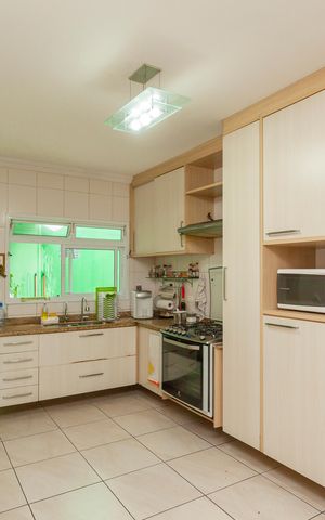 Casa à venda com 136m², 3 quartos e 2 vagasCozinha