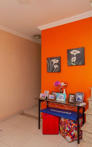 Casa à venda com 136m², 3 quartos e 2 vagasSala