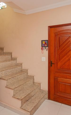 Casa à venda com 136m², 3 quartos e 2 vagasSala