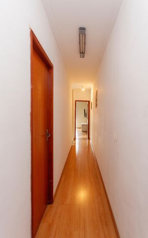 Casa à venda com 136m², 3 quartos e 2 vagas Corredor dos quartos