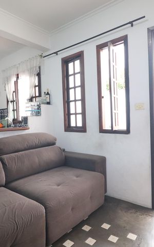 Casa à venda com 60m², 2 quartos e 2 vagasSala