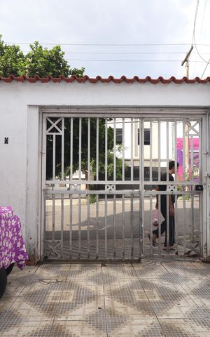Casa à venda com 60m², 2 quartos e 2 vagasGaragem