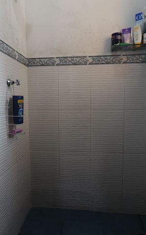 Casa à venda com 60m², 2 quartos e 2 vagasBanheiro 1