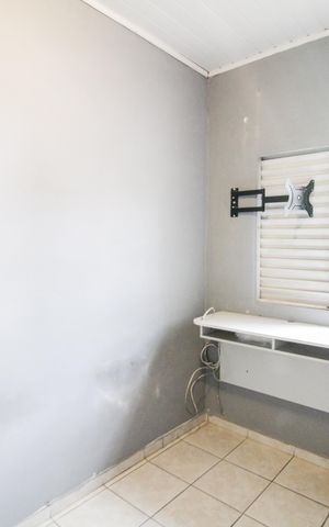 Casa à venda com 316m², 4 quartos e 3 vagas Casa à venda com 316m², 4 quartos e 3 vagasQuarto 4
