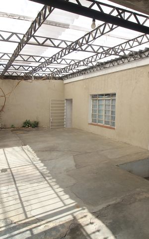 Casa à venda com 316m², 4 quartos e 3 vagas Casa à venda com 316m², 4 quartos e 3 vagasGaragem