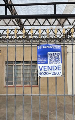 Casa à venda com 316m², 4 quartos e 3 vagas Casa à venda com 316m², 4 quartos e 3 vagasPlaquinha Instalada
