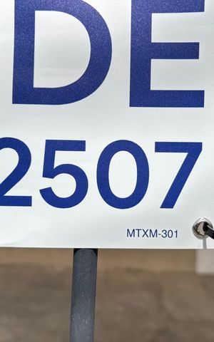 Casa à venda com 316m², 4 quartos e 3 vagas Casa à venda com 316m², 4 quartos e 3 vagasPlaquinha Instalada