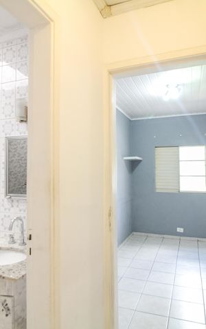 Casa à venda com 316m², 4 quartos e 3 vagas Casa à venda com 316m², 4 quartos e 3 vagasQuarto 4
