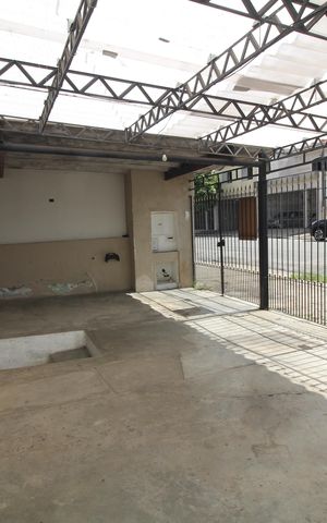 Casa à venda com 316m², 4 quartos e 3 vagas Casa à venda com 316m², 4 quartos e 3 vagasGaragem