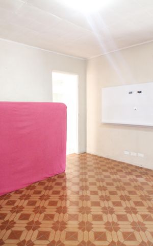 Casa à venda com 316m², 4 quartos e 3 vagas Casa à venda com 316m², 4 quartos e 3 vagasSala