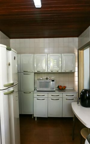 Casa à venda com 350m², 3 quartos e 6 vagas Casa à venda com 350m², 3 quartos e 6 vagascozinha