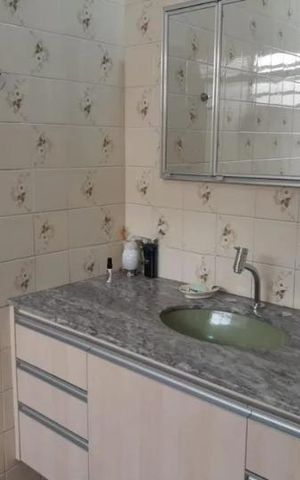 Casa à venda com 218m², 2 quartos e 2 vagas