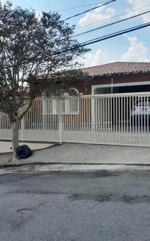 Casa à venda com 218m², 2 quartos e 2 vagas
