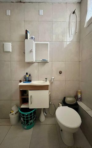 Casa à venda com 180m², 4 quartos e sem vaga Casa à venda com 180m², 4 quartos e sem vagaBanheiro