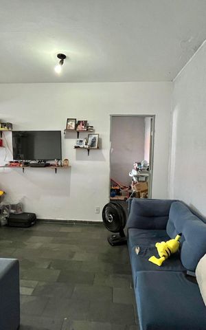 Casa à venda com 180m², 4 quartos e sem vaga Casa à venda com 180m², 4 quartos e sem vagaSala