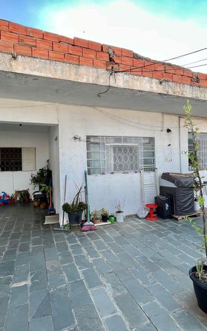 Casa à venda com 180m², 4 quartos e sem vaga Casa à venda com 180m², 4 quartos e sem vagaFachada da casa