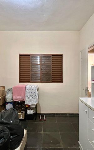 Casa à venda com 180m², 4 quartos e sem vaga Casa à venda com 180m², 4 quartos e sem vaga Quarto 2