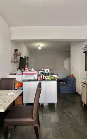 Casa à venda com 180m², 4 quartos e sem vaga Casa à venda com 180m², 4 quartos e sem vagaCozinha