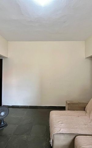 Casa à venda com 180m², 4 quartos e sem vaga Casa à venda com 180m², 4 quartos e sem vagaSala