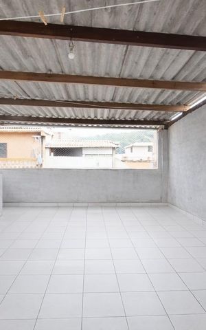 Casa à venda com 70m², 3 quartos e 1 vaga Casa à venda com 70m², 3 quartos e 1 vagaVaranda
