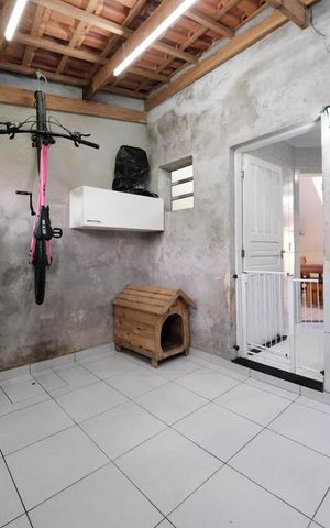 Casa de condomínio à venda com 83m², 2 quartos e 2 vagasCozinha e Área de Serviço
