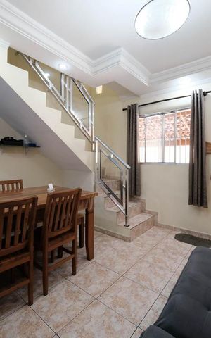 Casa de condomínio à venda com 83m², 2 quartos e 2 vagasSala