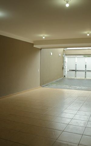 Casa à venda com 220m², 3 quartos e 5 vagasGaragem 