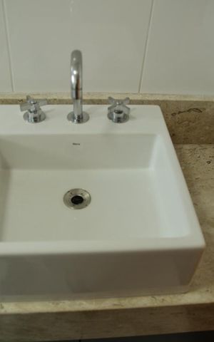 Casa à venda com 220m², 3 quartos e 5 vagasSuíte 3- Banheiro 