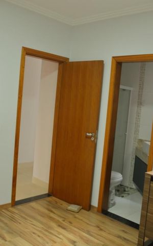 Casa à venda com 220m², 3 quartos e 5 vagasSuíte 2