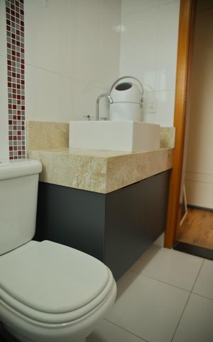 Casa à venda com 220m², 3 quartos e 5 vagasSuíte 3- Banheiro 