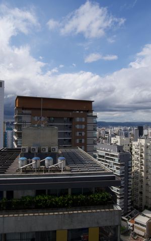 Apartamento à venda com 195m², 3 quartos e 3 vagas Apartamento à venda com 195m², 3 quartos e 3 vagasVista da Sacada Suíte 3