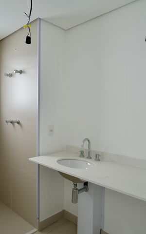 Apartamento à venda com 195m², 3 quartos e 3 vagas Apartamento à venda com 195m², 3 quartos e 3 vagasBanheiro da Suíte 1
