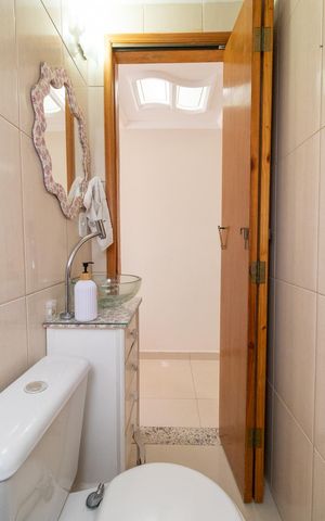 Casa à venda com 100m², 2 quartos e 3 vagasLavabo