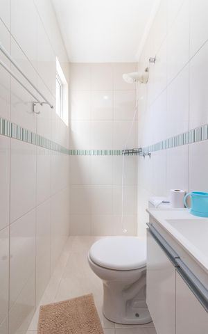 Casa à venda com 100m², 2 quartos e 3 vagasBanheiro da Suíte 2