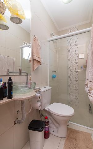 Casa à venda com 100m², 2 quartos e 3 vagasBanheiro da Suíte 1