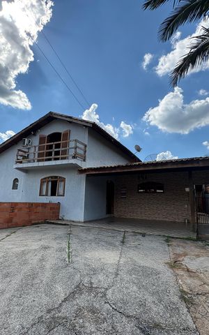 Casa à venda com 500m², 3 quartos e 5 vagasFachada