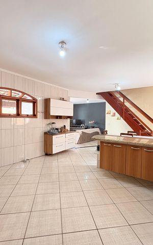 Casa à venda com 500m², 3 quartos e 5 vagasCozinha com sala de jantar