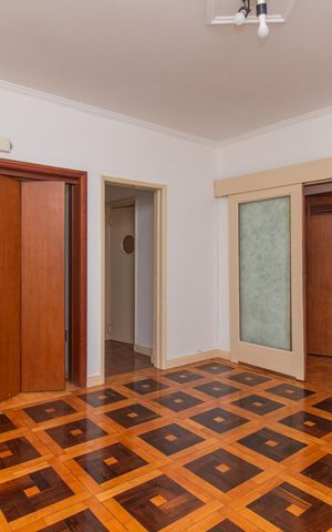 Apartamento à venda com 90m², 3 quartos e sem vagaSala