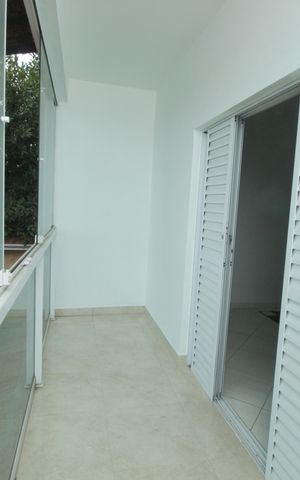 Casa à venda com 144m², 4 quartos e 2 vagasSacada do Quarto 1