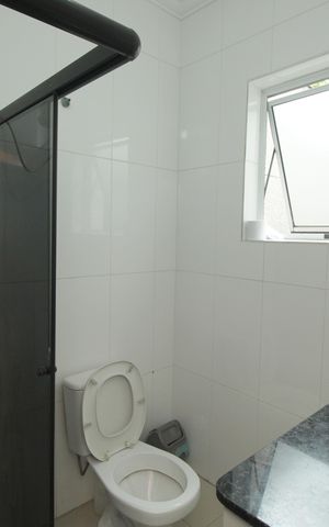 Casa à venda com 144m², 4 quartos e 2 vagasBanheiro 1