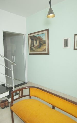 Casa à venda com 144m², 4 quartos e 2 vagasSala